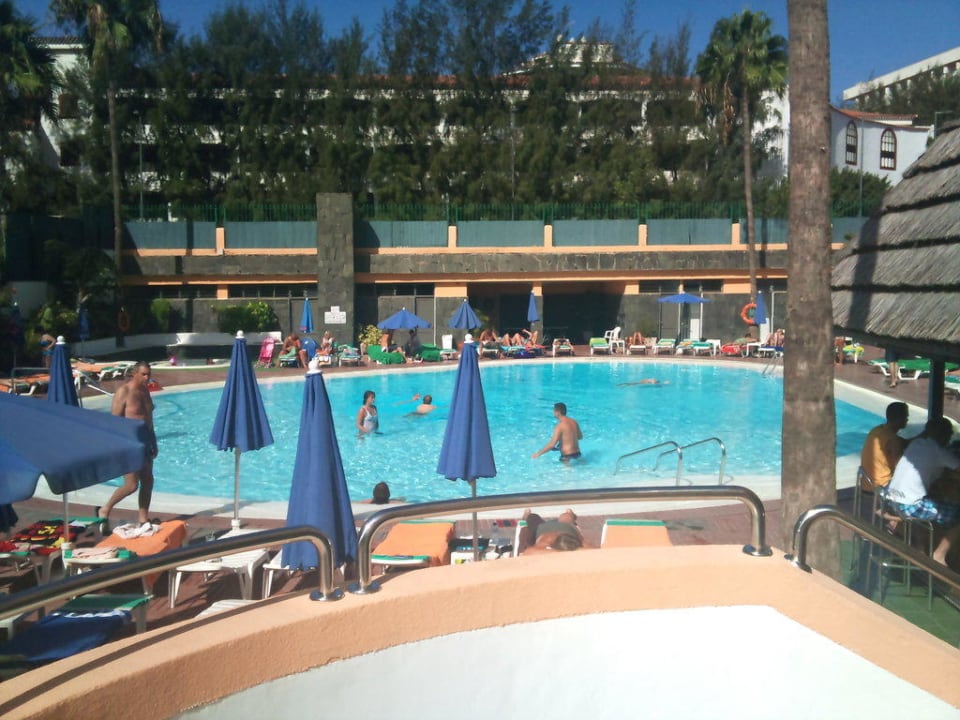 Der große Pool allsun Hotel Lucana