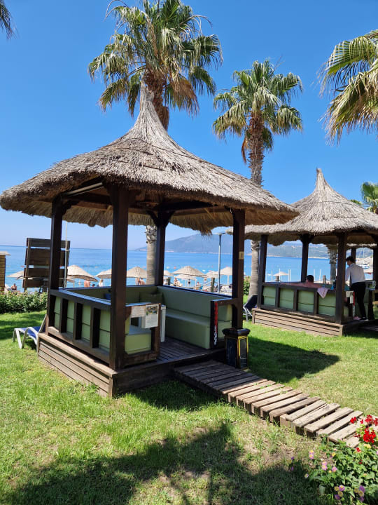 Gartenanlage Latanya Park Resort