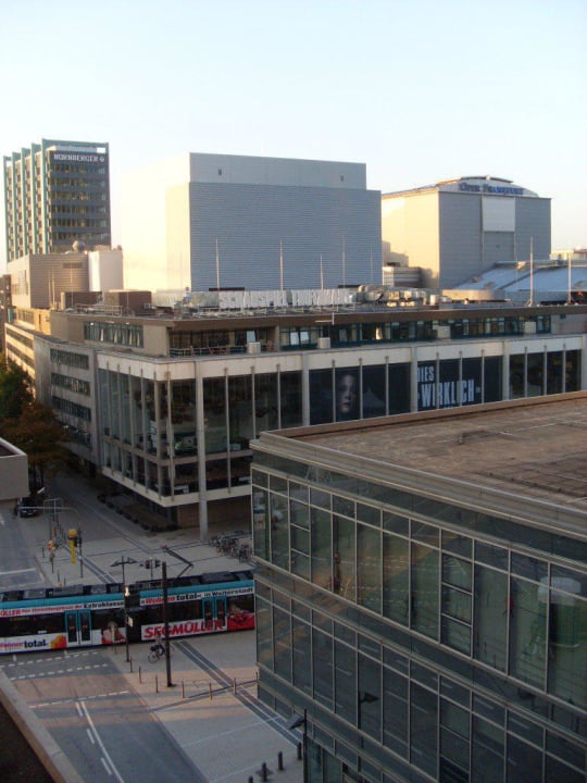 Linke Seite Willy Hotel Frankfurt