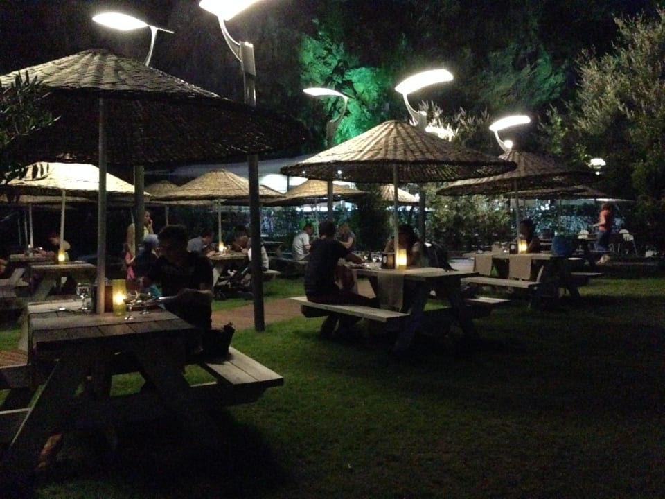 Außenbereich Adventure Barbecue TUI BLUE Seno - Adults Only