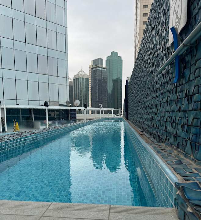 Pool Hotel W Doha