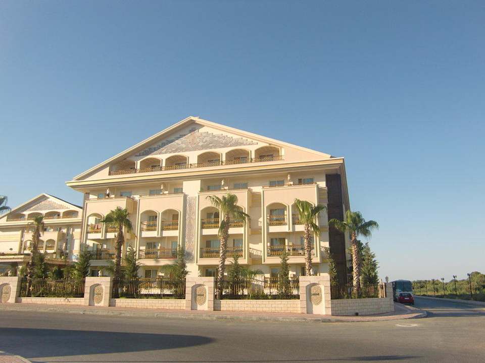 Von der Strasse Diamond Excellence Resort & Spa