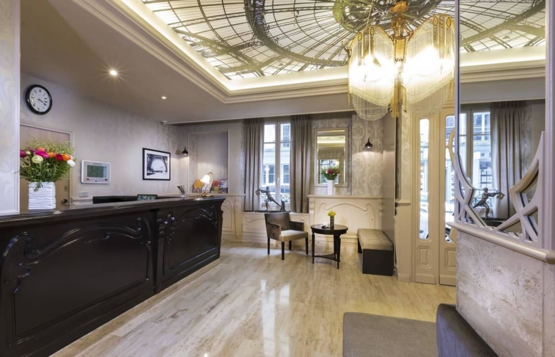 Reception Grand Hotel Des Balcons