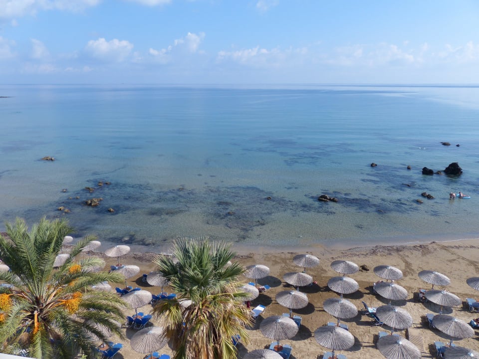 Klares Wasser ohne Wellengang Hotel Corissia Princess