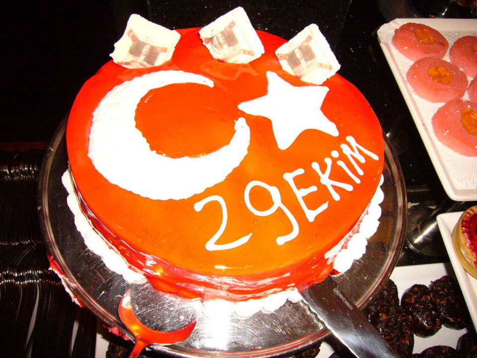 Torte zum Feiertag Limak Lara Deluxe Hotel & Resort