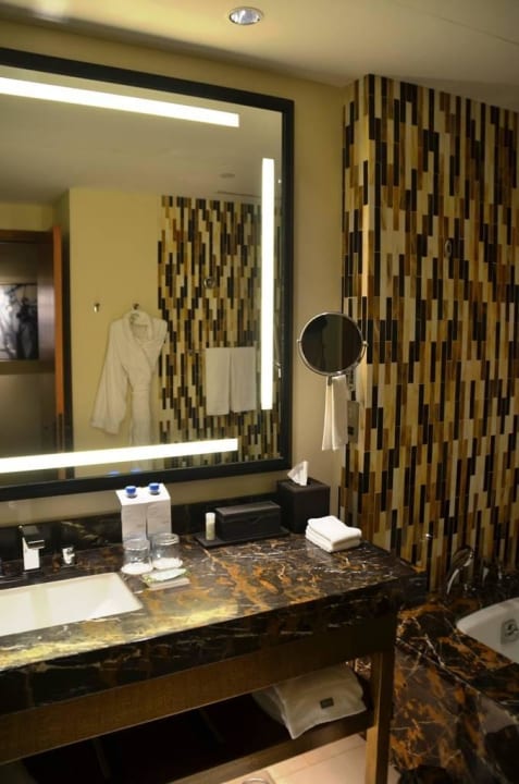 The Westin Abu Dhabi Golf Resort & Spa The Westin Abu Dhabi Golf Resort & Spa