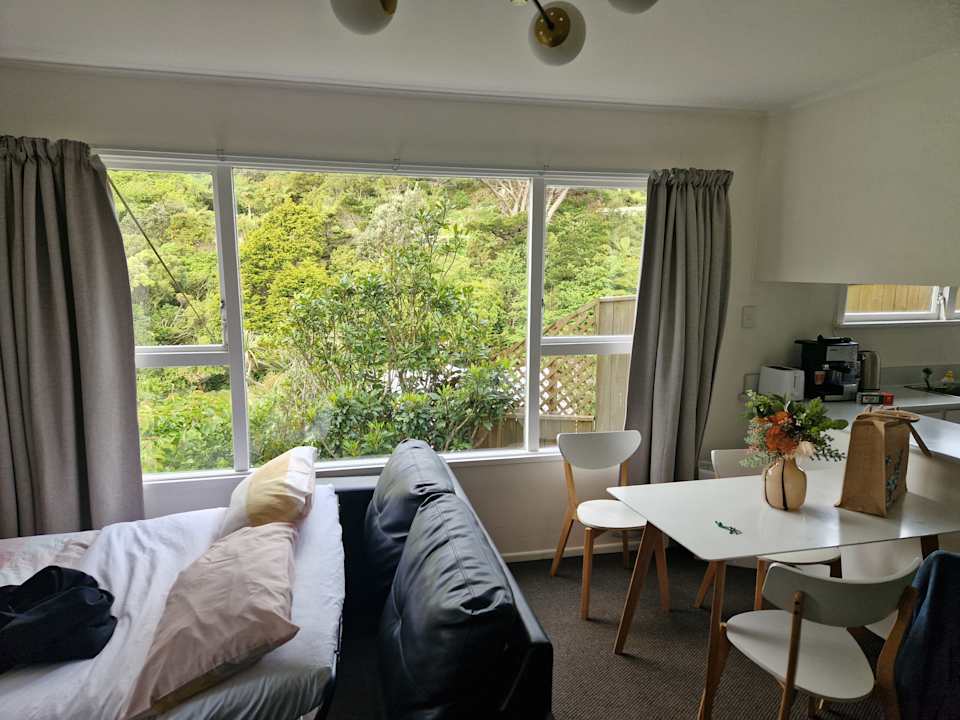 Zimmer Skyline Haven - Entire Apartment - Free Parking, Espresso, Netflix - 15m to CBD, Stadium, Ferry