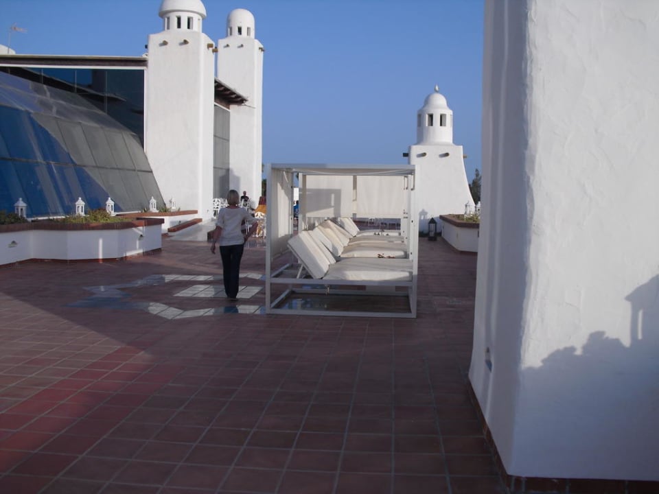 Gemeinschaftsbalkon von der Piano-Bar  H10 Timanfaya Palace - Adults only