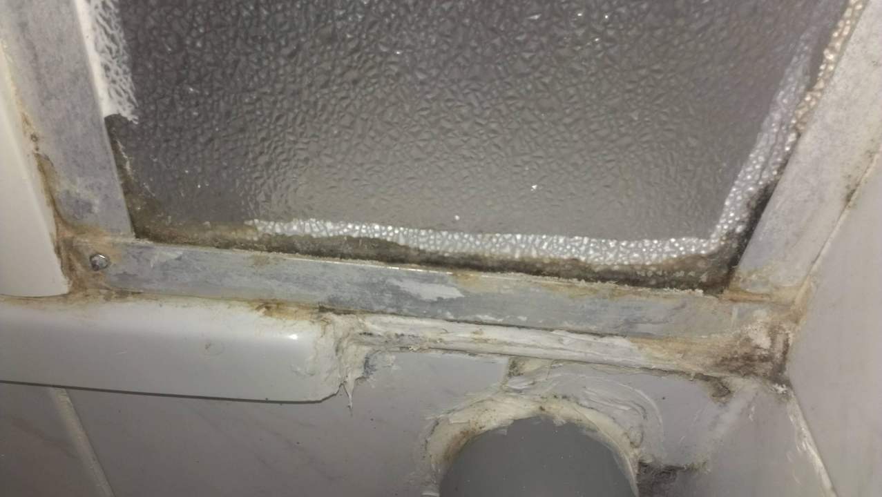 Duschwand im Badezimmer Hotel Albert