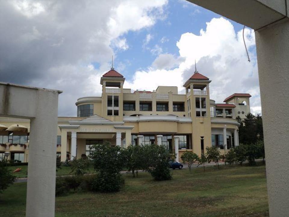 Blick auf das Haupthotel Hotel Duni Royal Belleville