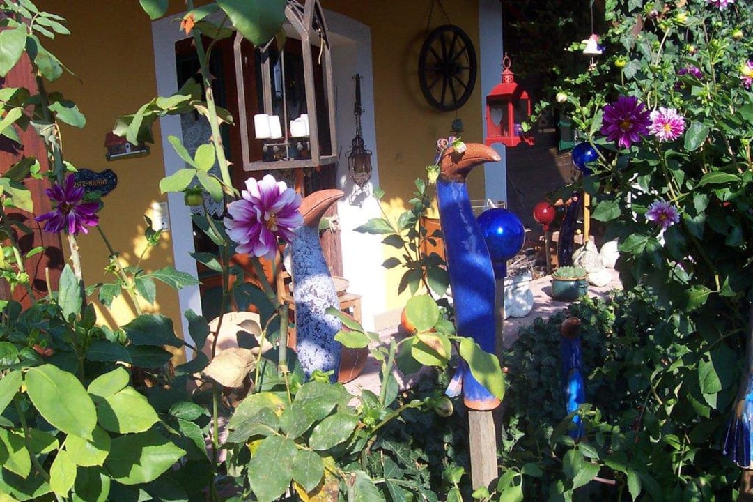 Gartenanlage Weinhof Narat-Zitz