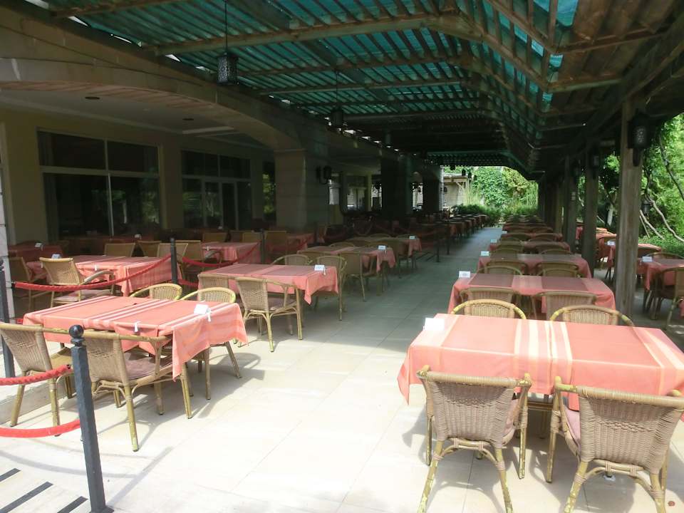 Hier gibt es Frühstücks- und Mittagsbuffet Trendy Aspendos Beach Hotel