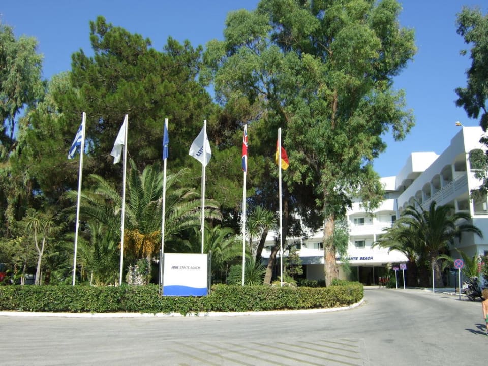 Der Hoteleingang Domes Aulūs Zante, Autograph Collection