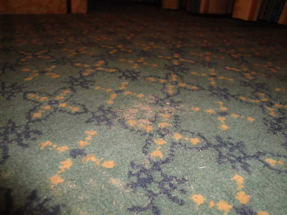 Dreckiger Teppich Zimmer 712 Hotel El Mouradi Skanes Beach