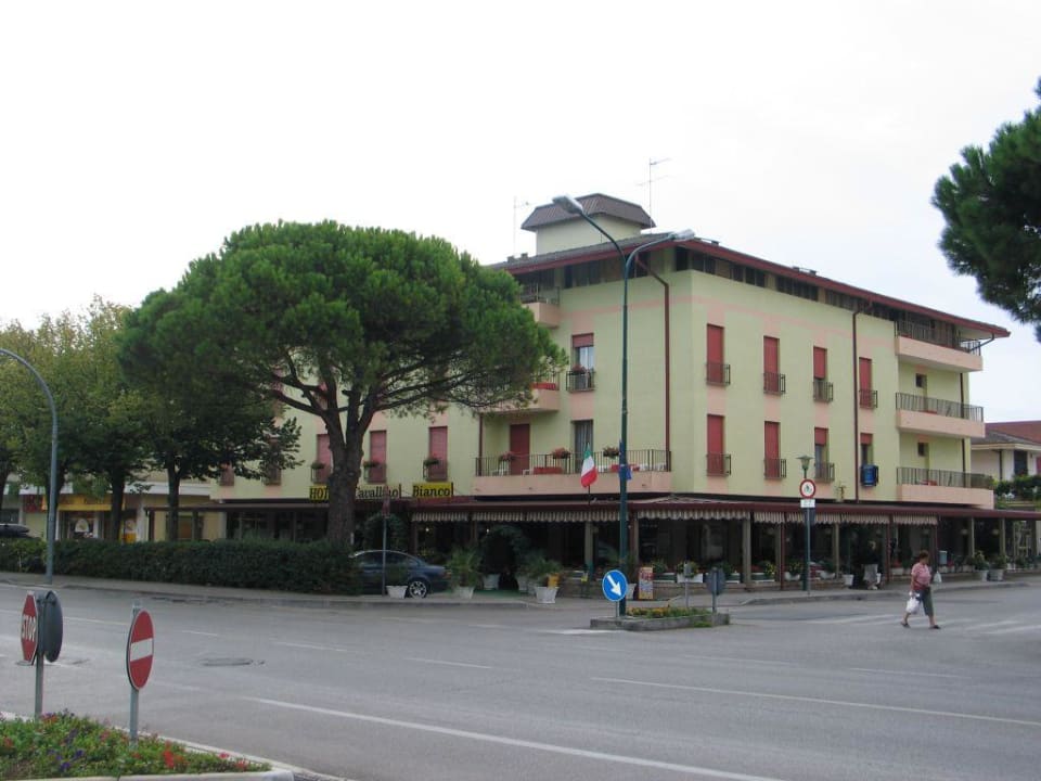 Aussenansicht Hotel Cavallino Bianco Hotel Cavallino Bianco