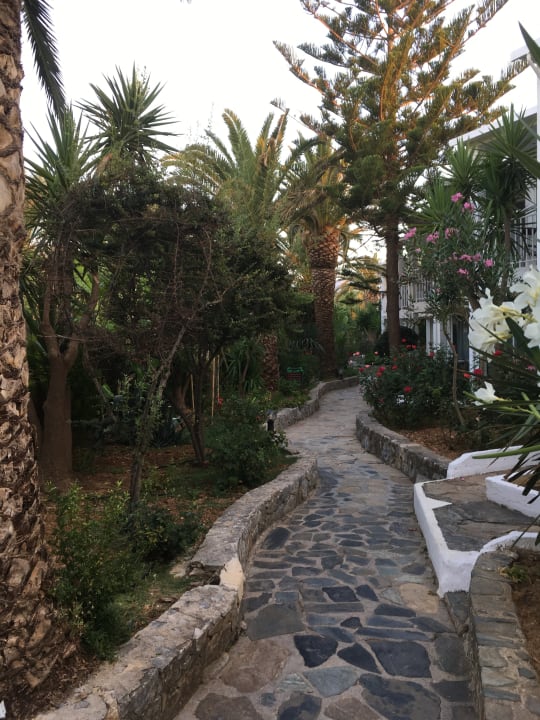 Gartenanlage HARPIN Happy Days Beach Hotel