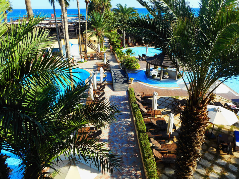 Ausblick von unserem Zimmer (2. Etage) Hotel Paradis Palace