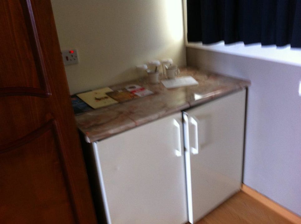 Kühlschrank/ Minibar Oscar Resort Hotel