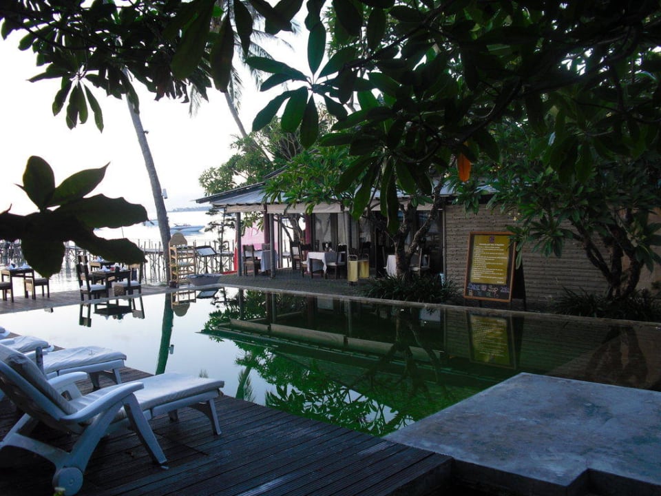 Pool und Restaurant Punnpreeda Beach Resort