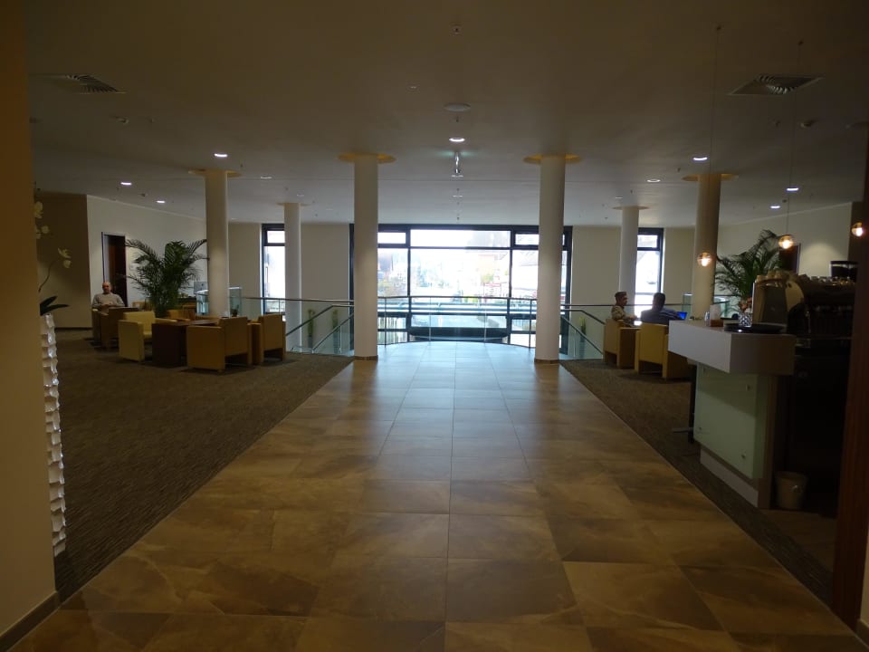 Bar im 1. Stock Hotel Bayside