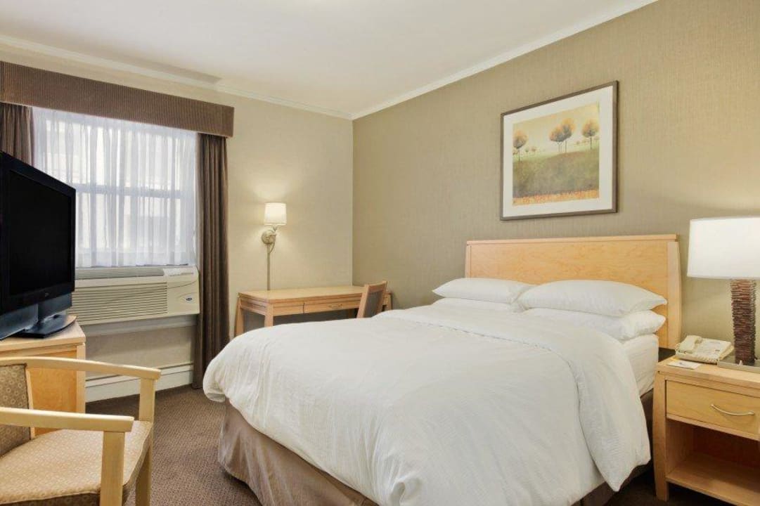 One Double-Bed Room Hotel Versey