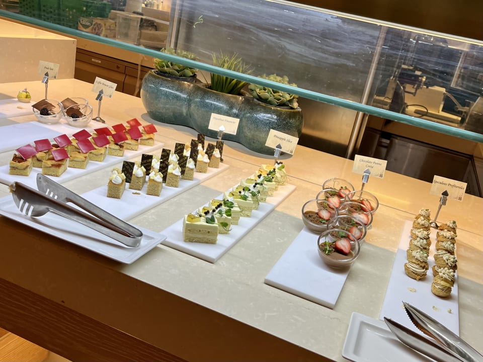 Gastro Saadiyat Rotana Resort &  Villas