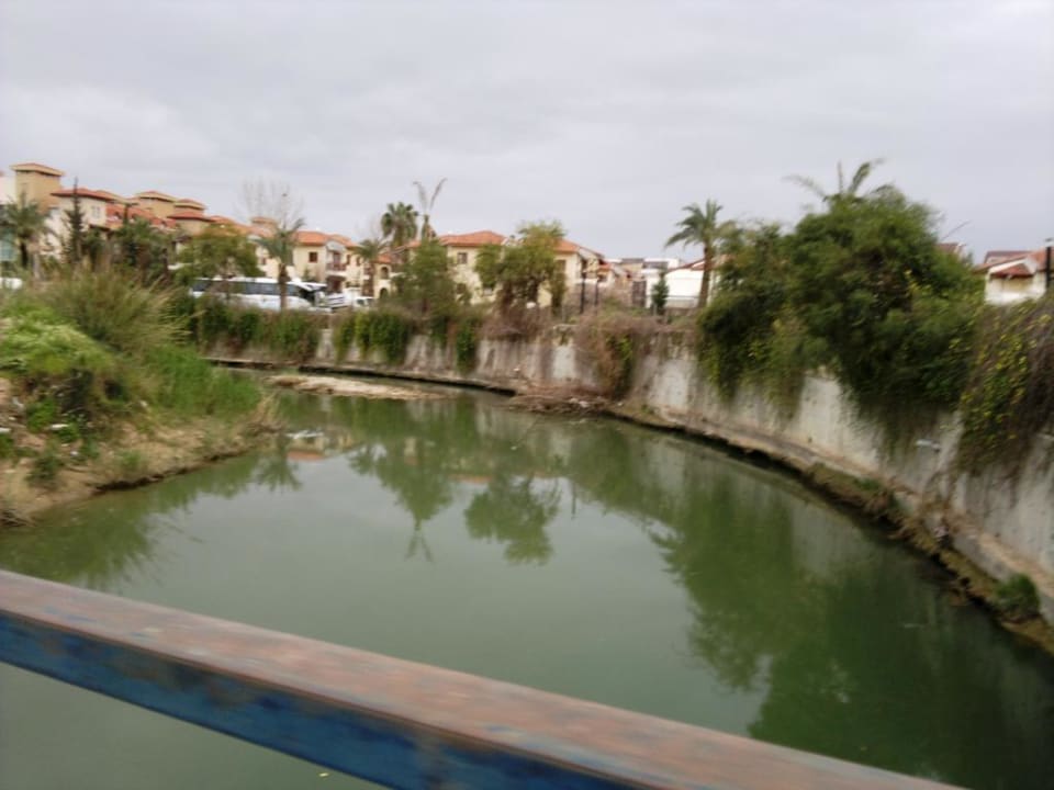 Vor dem Eingang TUI BLUE Xanthe