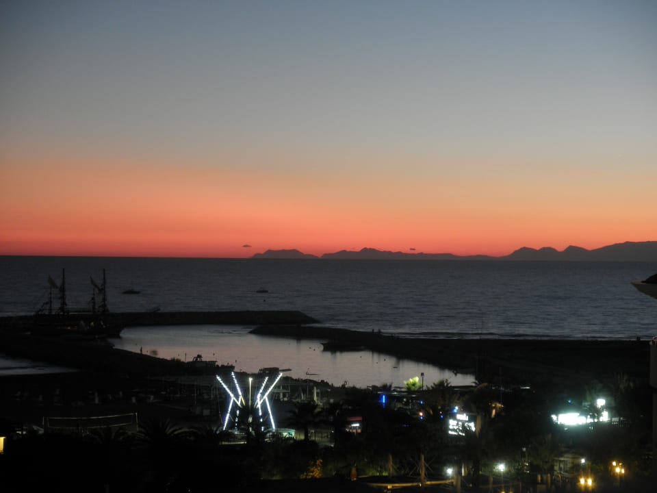 Sonnenuntergang aus dem Zimmer Aydinbey Kings Palace & Spa