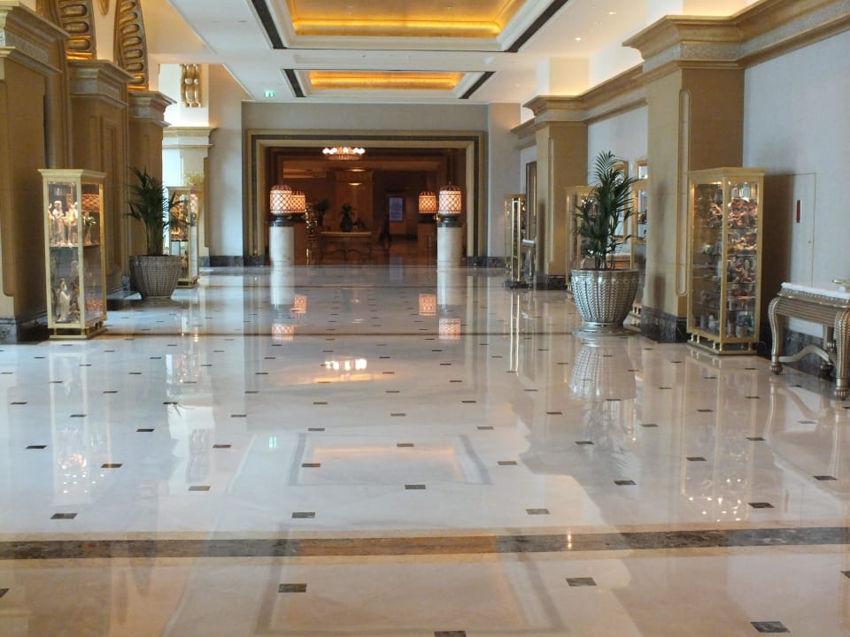 Lange Wege Emirates Palace Mandarin Oriental