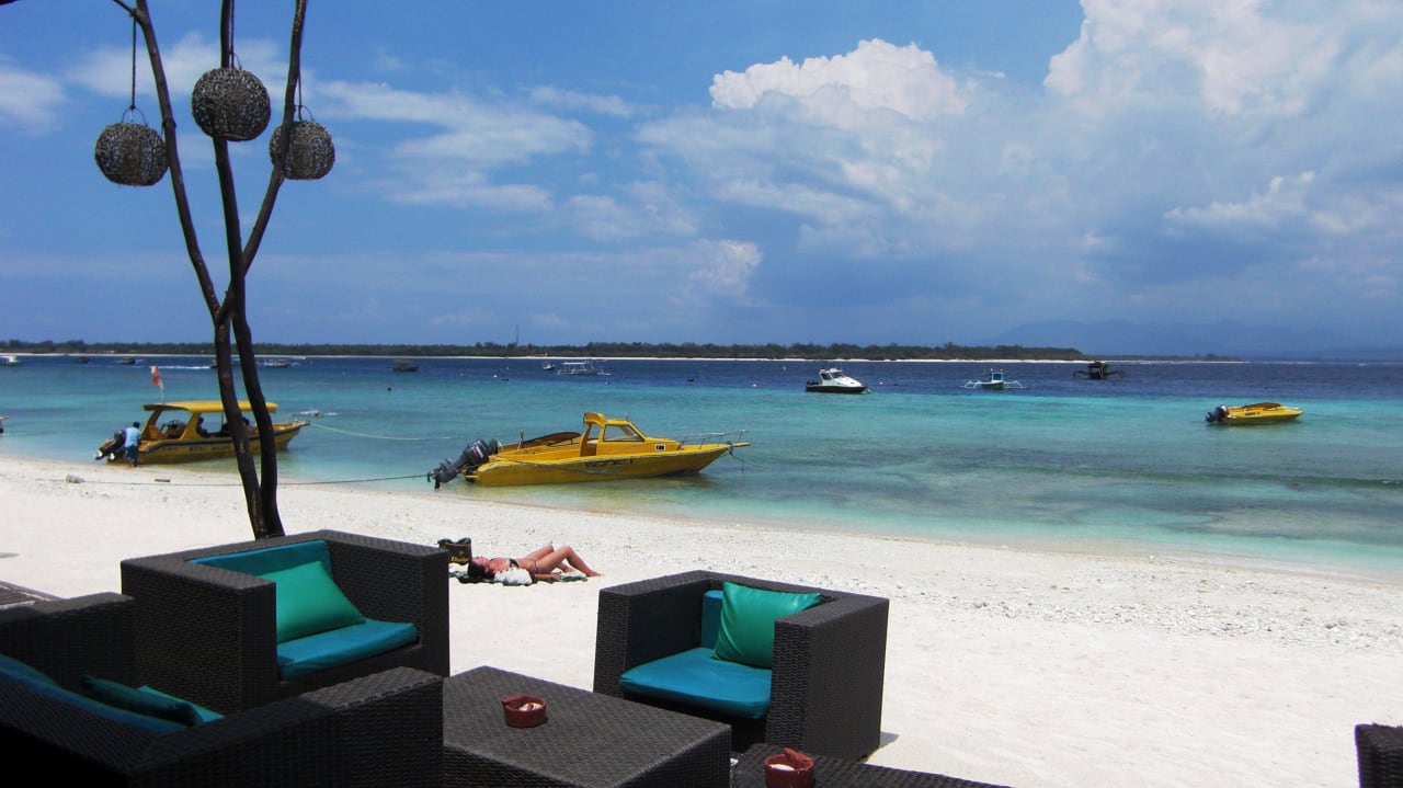 Strandbar vor Vila Ombak Hotel Vila Ombak