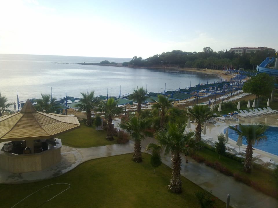 Strand und Poolansicht  Özkaymak Select Resort Hotel