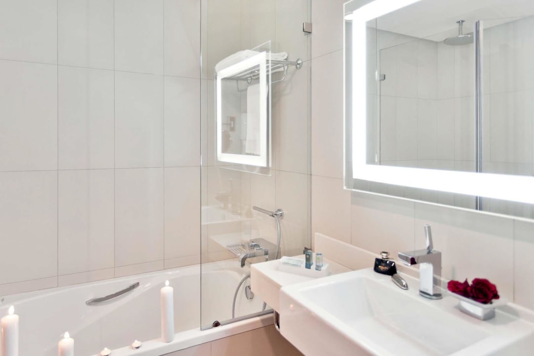 Bathroom  Hotel Novotel Abu Dhabi Gate