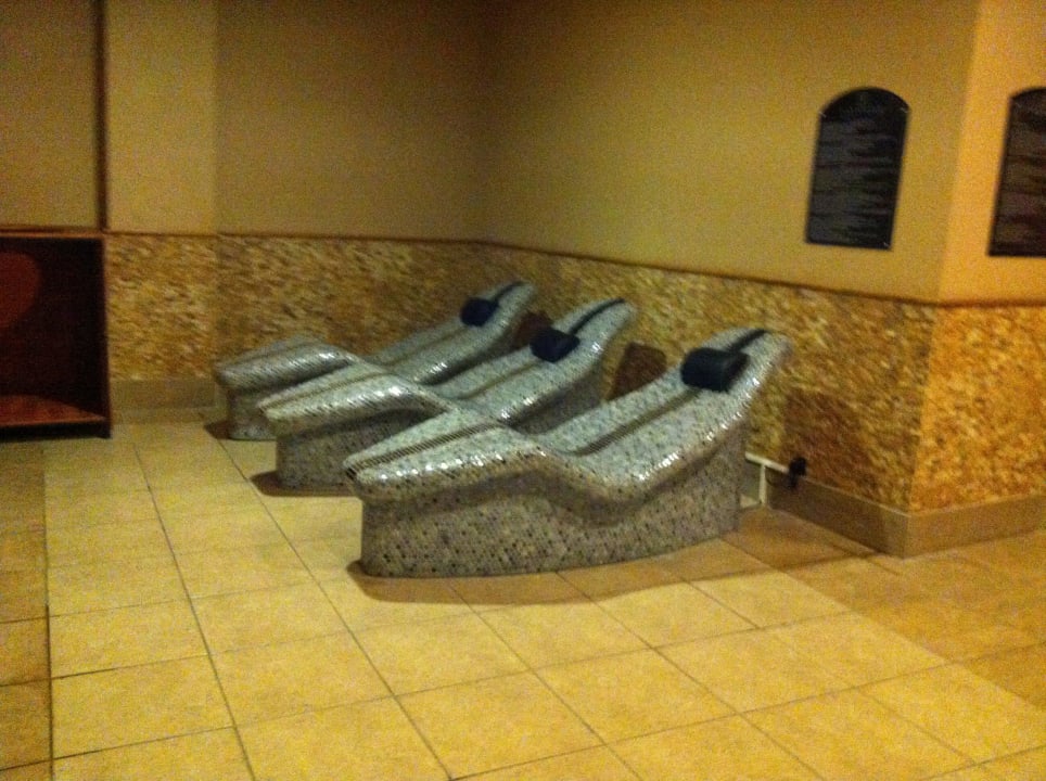 Liegen bei der Sauna Voyage Belek Golf & Spa