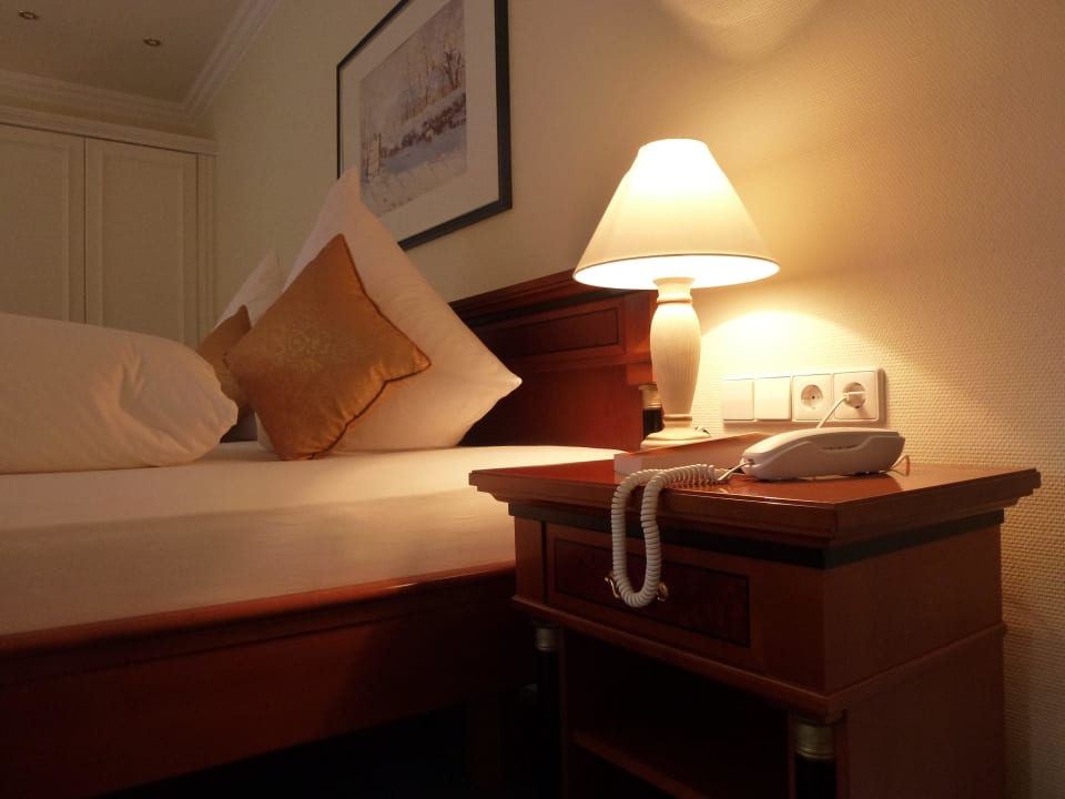 Bett in 2m x 2m & getrennte Matratzen Baumann's Landhaus