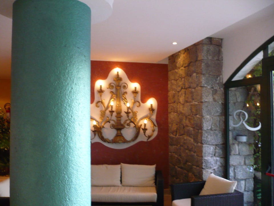 Sitzecke an der Poolbar Aldiana Club Rocca Nettuno Calabria