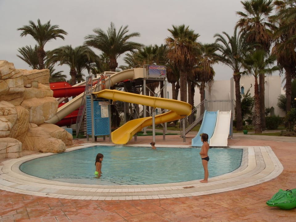 Zjeżdżalnie dla mniejszych dzieci Ruspina Beach Resort