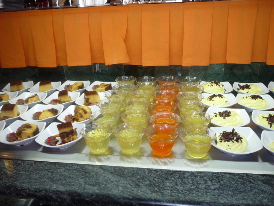 Täglich neue Leckereien! Bahia Principe Sunlight Costa Adeje