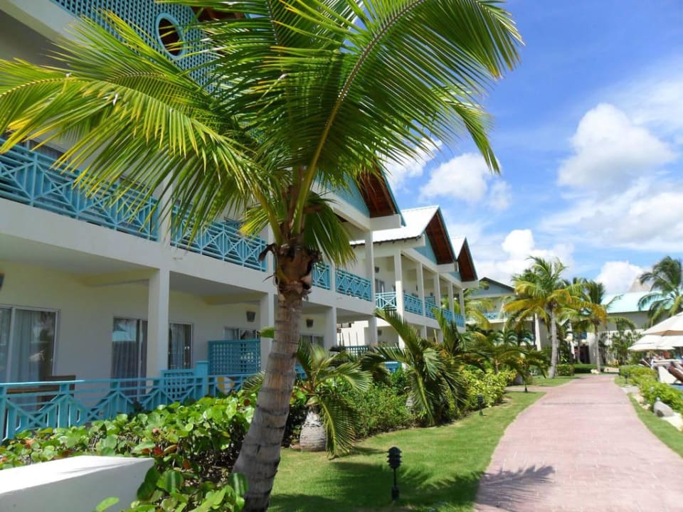 Weg zum Pool Dreams La Romana Resort & Spa