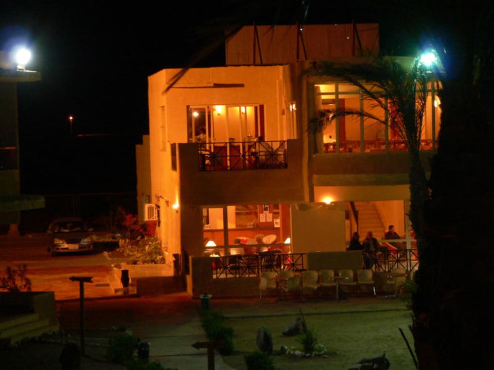 Restaurant und Bar abends Hotel Yara Beach Club