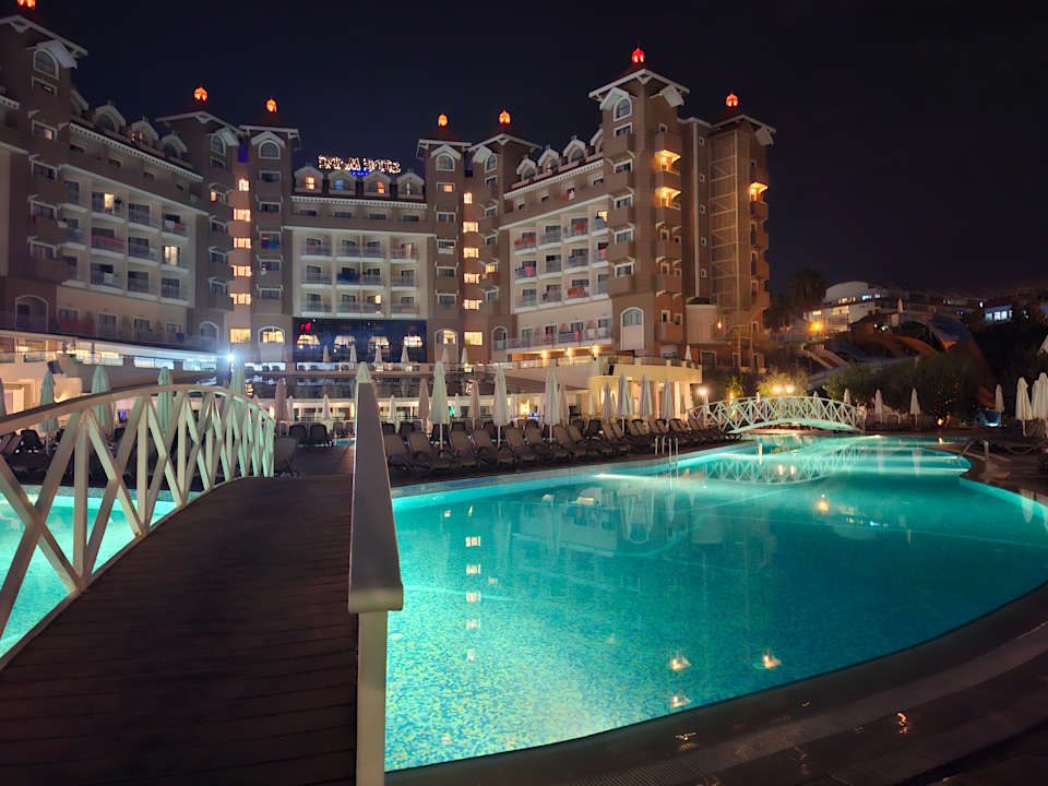 Pool Side Mare Resort & Spa