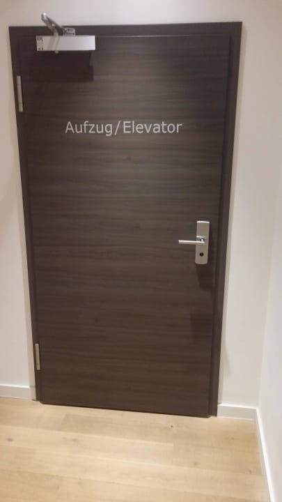 Zugang zu den Etage, nur mit Zimmerkarten Hotel Gideon