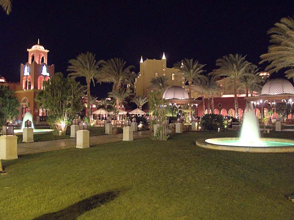 Auf der Flaniermeile The Grand Hotel Hurghada