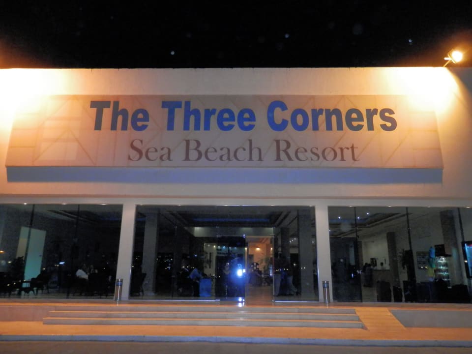 Eingang Three Corners Sea Beach Resort
