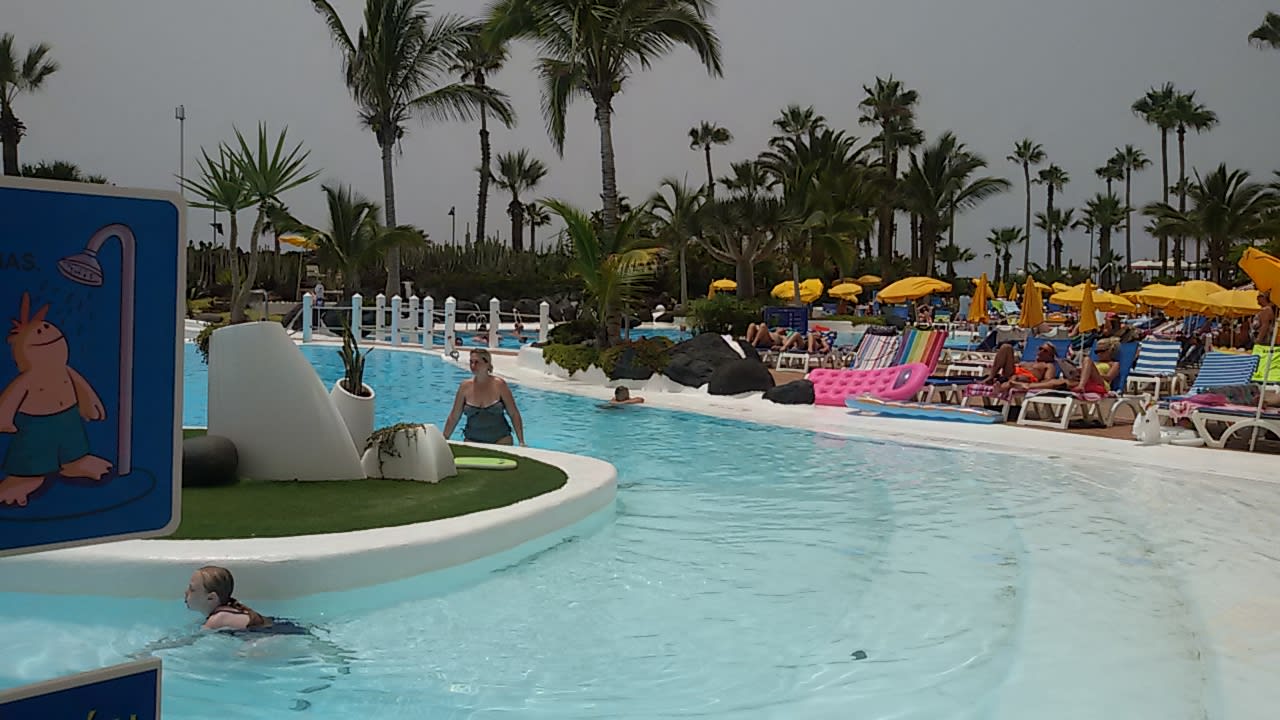 Pool Parque Santiago IV Official