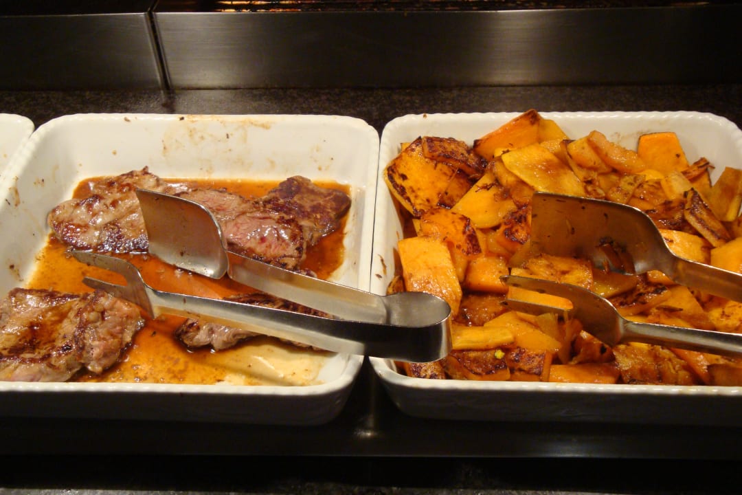 Fleisch und gebratenes Obst Hotel Riu Arecas - Adults only