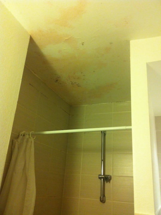 Schimmel in der Dusche ibis Styles Strasbourg Centre République