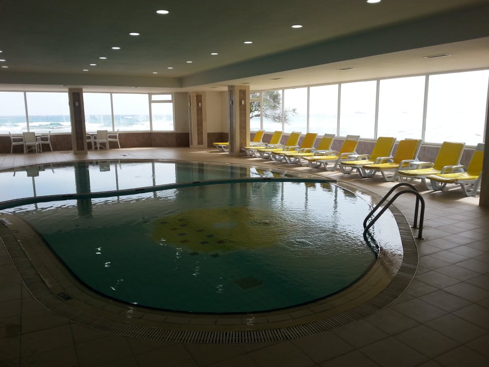 Hallenbad Salamis Bay Conti Resort Hotel & Casino