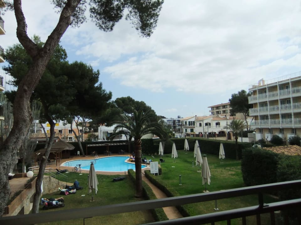 Blick auf den Pool AYA Seahotel - Adults only