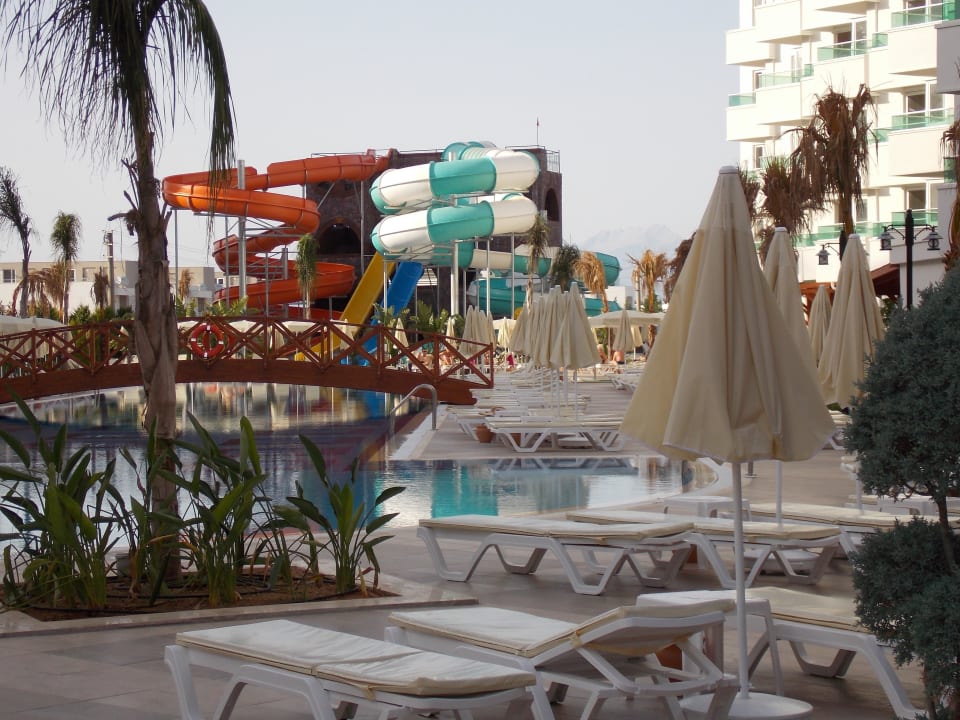 Poolanlage Wyndham Garden Lara