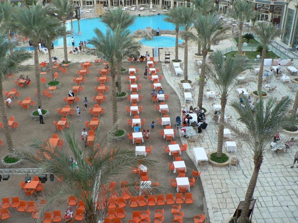 Двор отеля Sunny Days El Palacio Resort & Spa